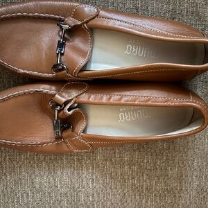 Munro American Brown Driving Moccasins Size 8.5